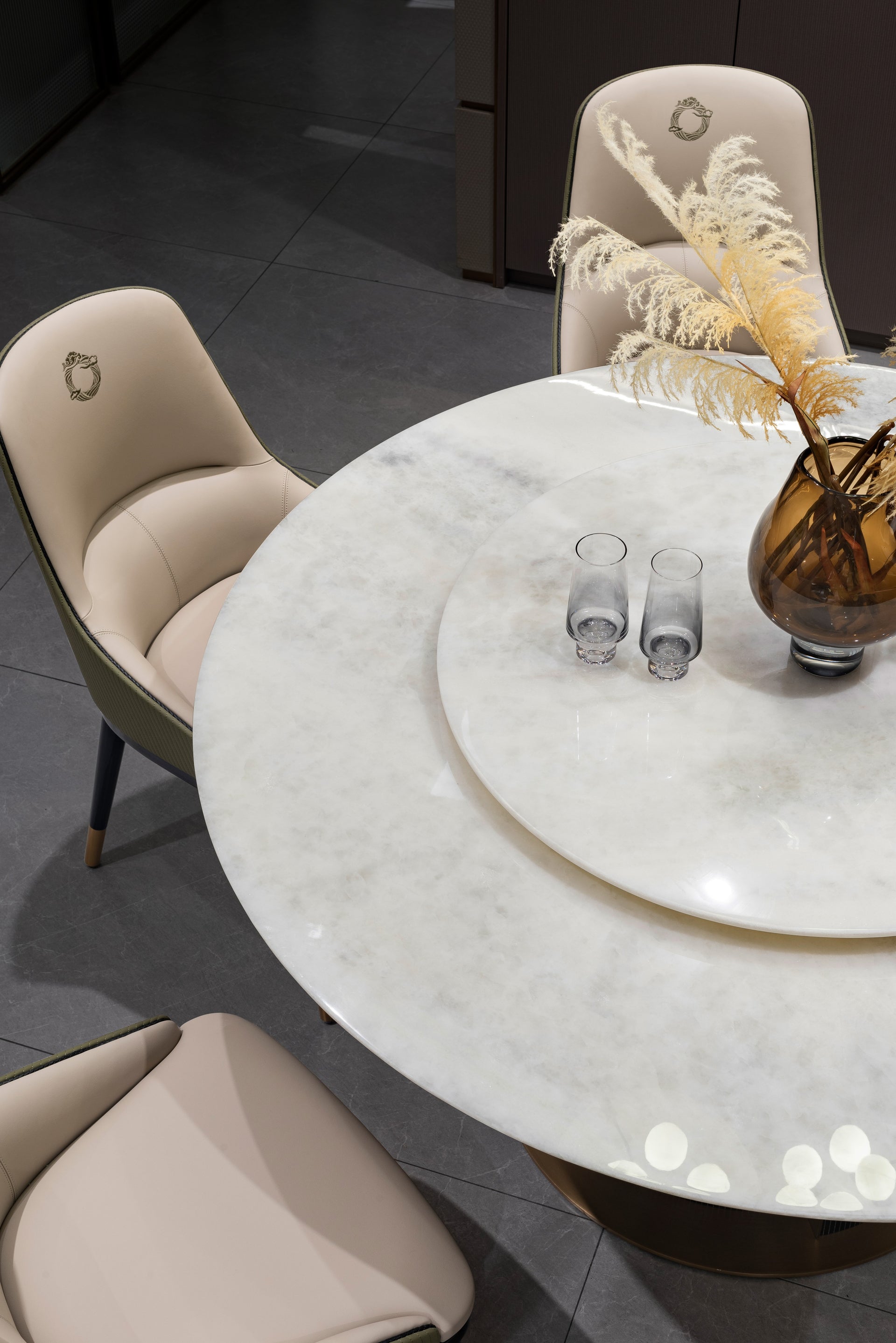 CK-01E Round White Marble Dining Table – Luxury Gold Base Design